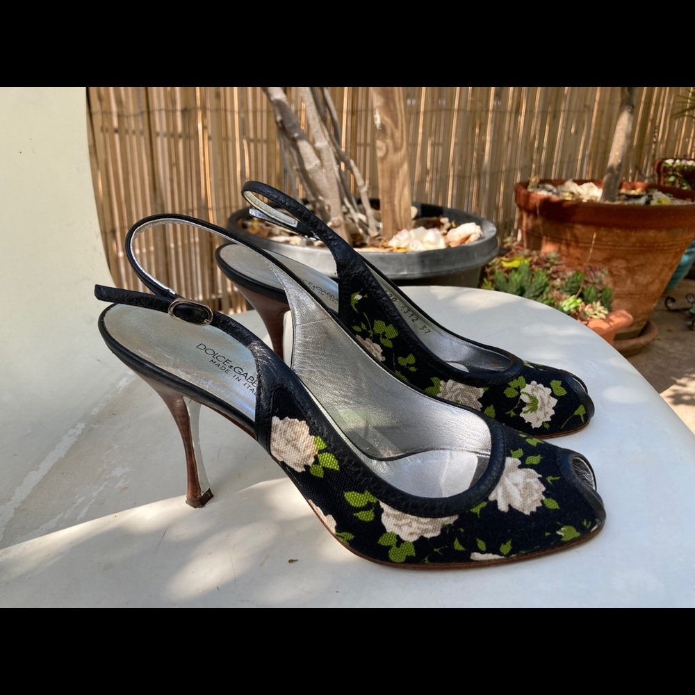 Dolce&Gabbana peep toe, open sling back. Size 37
